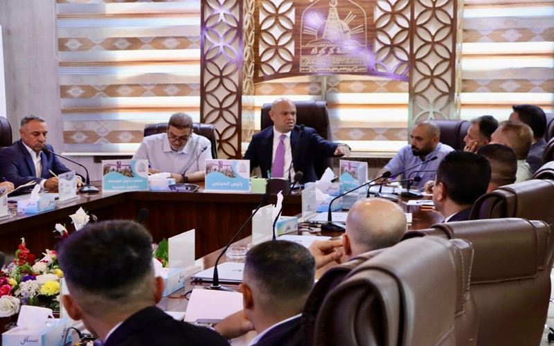 Kirkuk University holds an expanded meeting to discuss the fundamentals of administrative work.